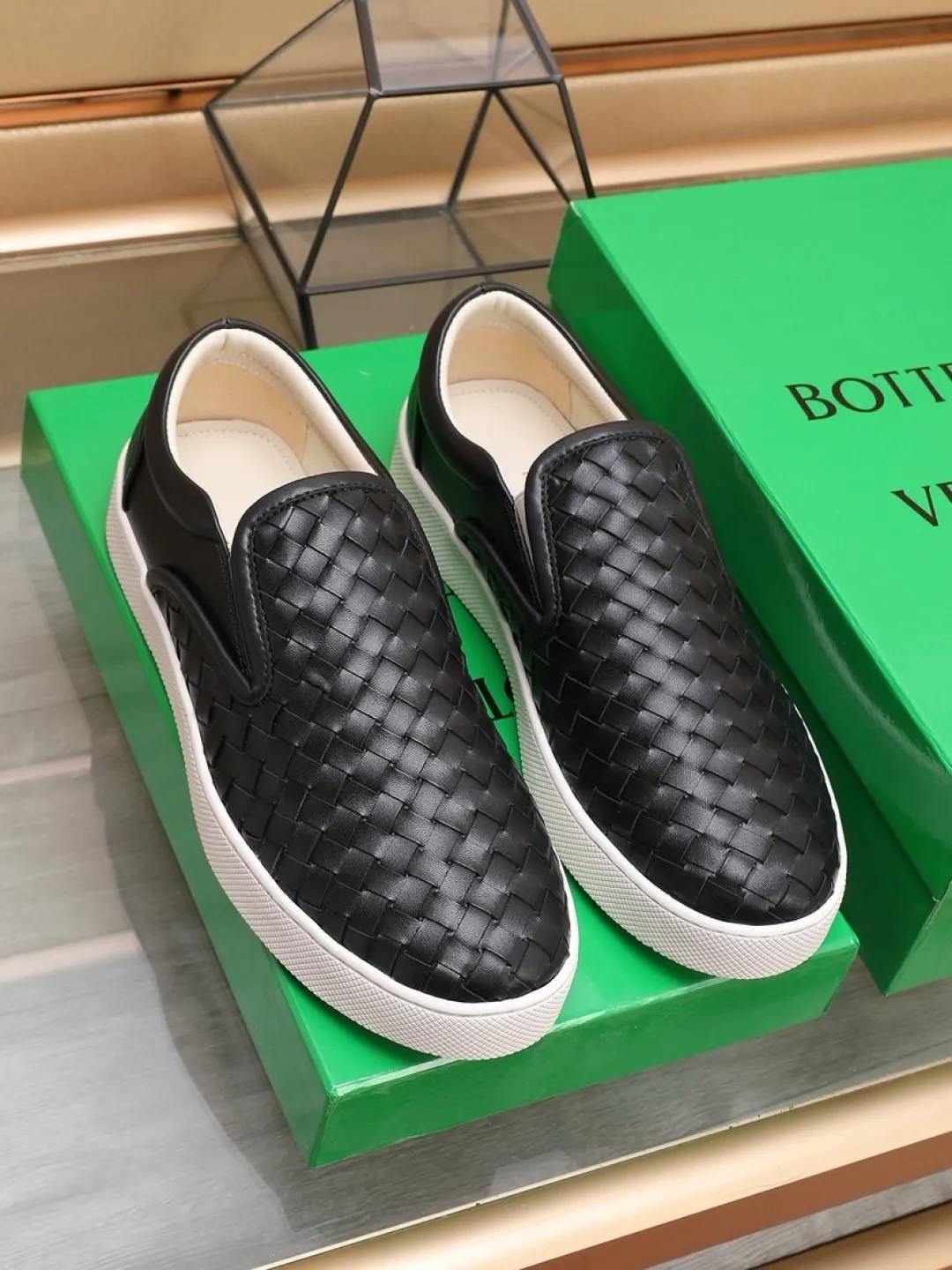 Men's men's shoes💰Men's shoes💰480💰🔥[BV] series of top purchasing agents🔍Imported first-layer cowhide woven surface, cowhide foot pads lining environmentally friendly ♻️Does not fade, 💪Sole: Rubber combination original factory special outsole ⚠Original and single goods 🔍🔍You can come in and out at will, welcome to compare ⚠Number of sizes: 38-44